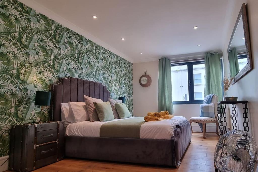 Central Riverside Apartment Бристол Екстериор снимка