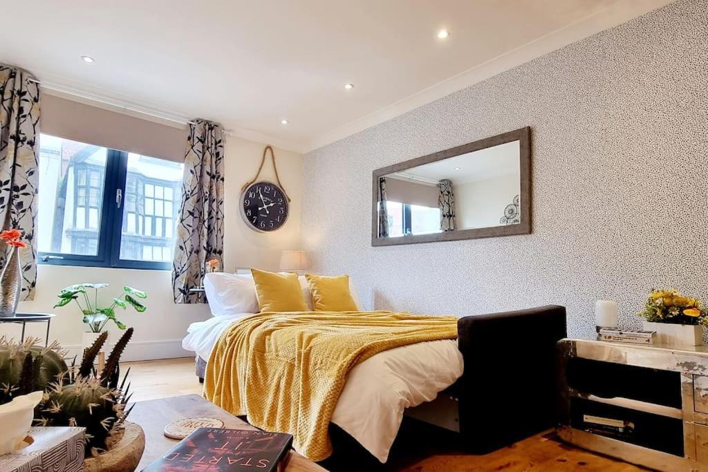 Central Riverside Apartment Бристол Екстериор снимка